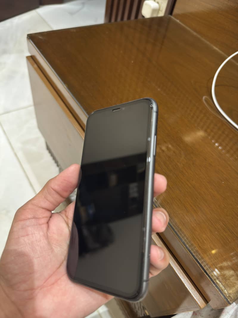 Apple iPhone 11 7
