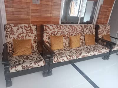 5 seater sofa in v good condition