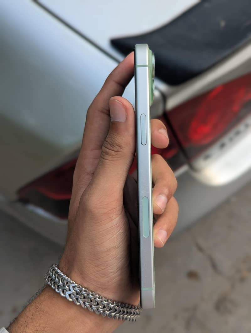 Apple iPhone 15 plus 3