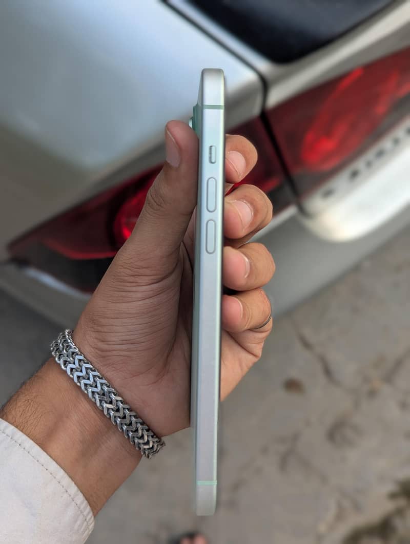 Apple iPhone 15 plus 5