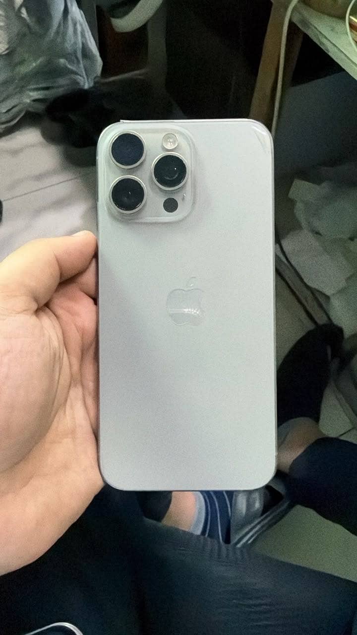 Apple iPhone 15 Pro Max 1