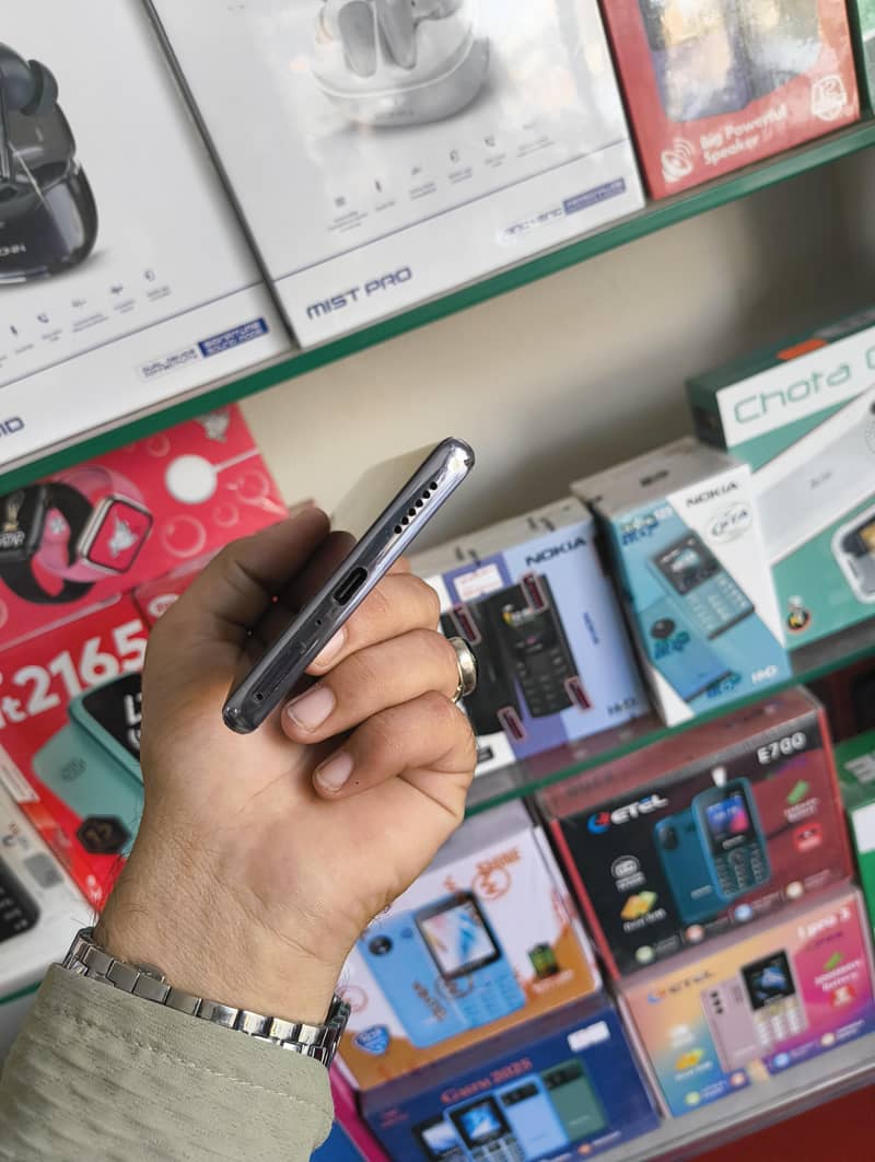 Tecno CAMON 30S 1