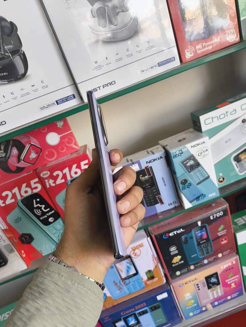 Tecno CAMON 30S 5
