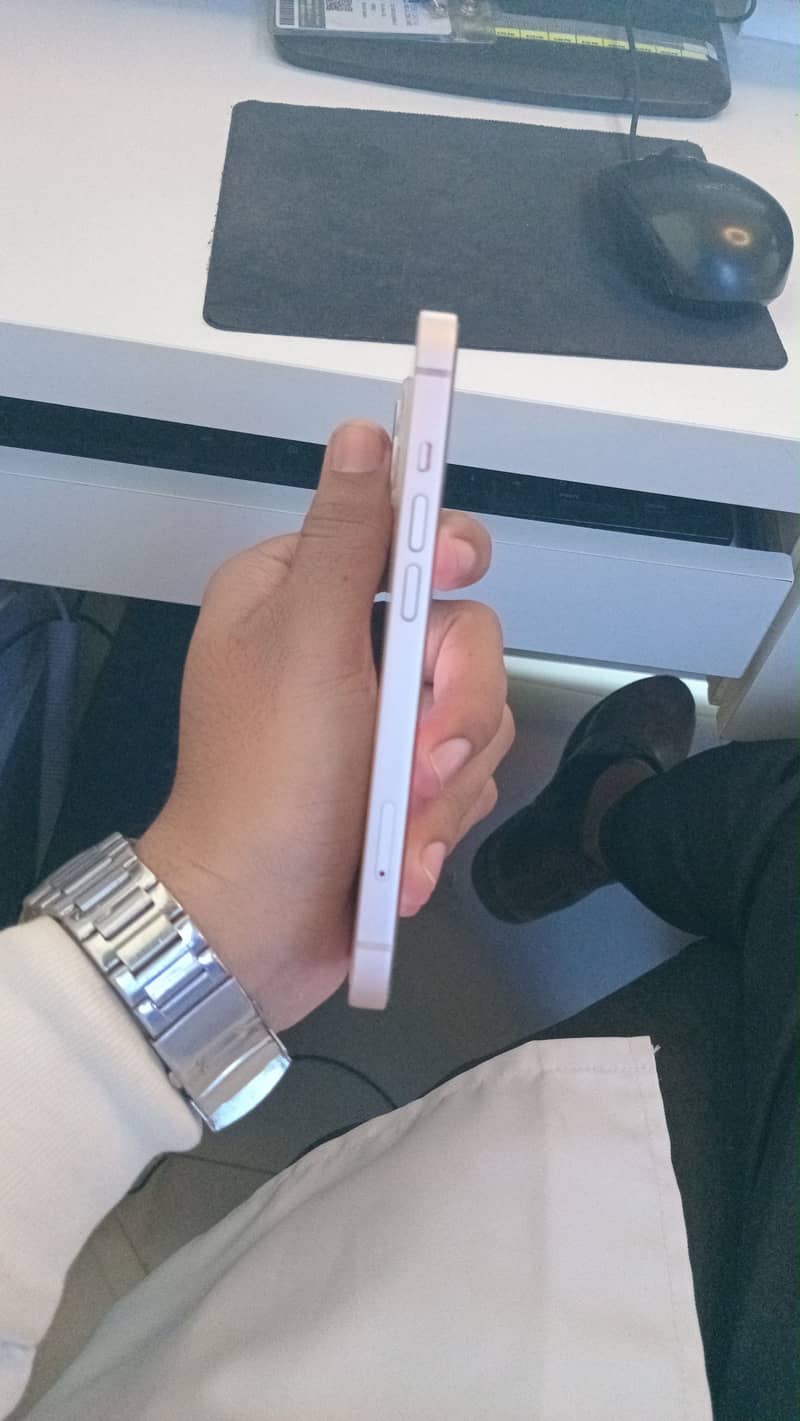 Apple iPhone 13 1