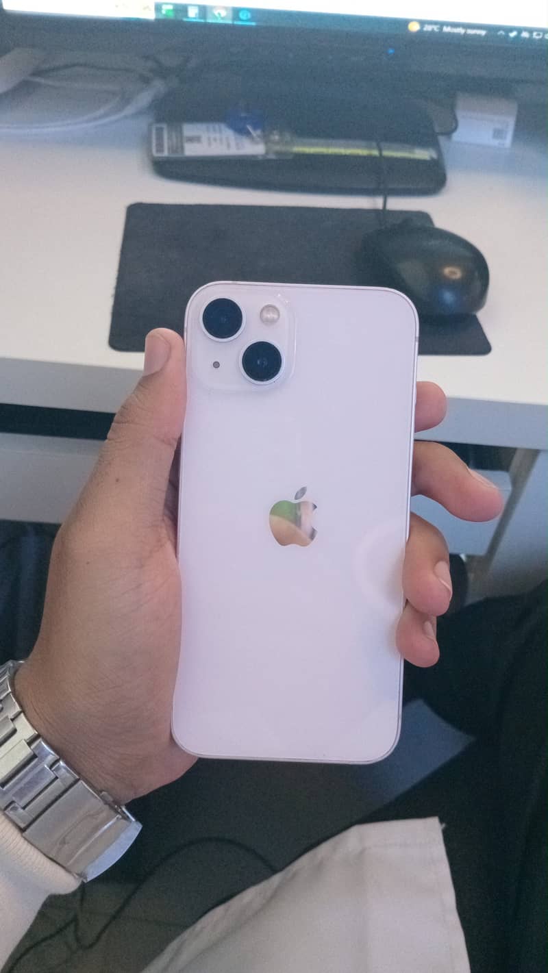 Apple iPhone 13 4