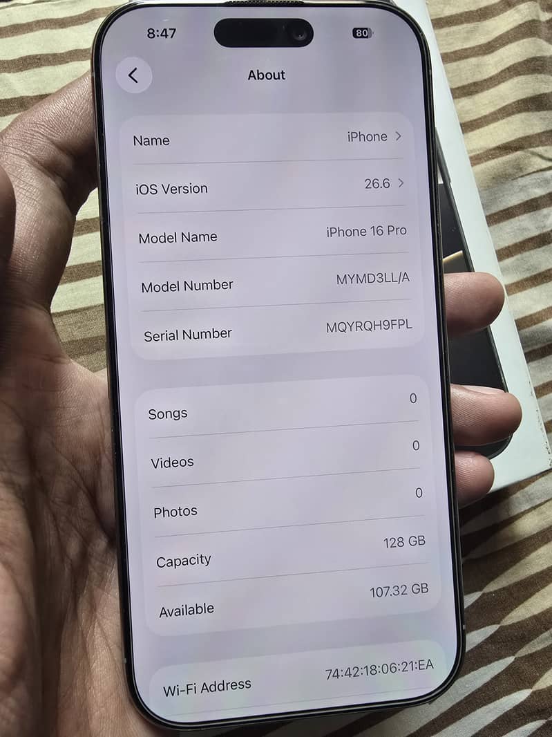Apple iPhone 16 Pro 0