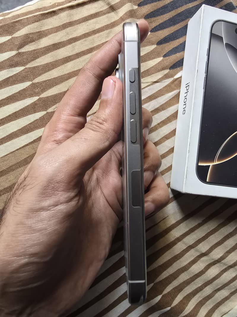 Apple iPhone 16 Pro 5