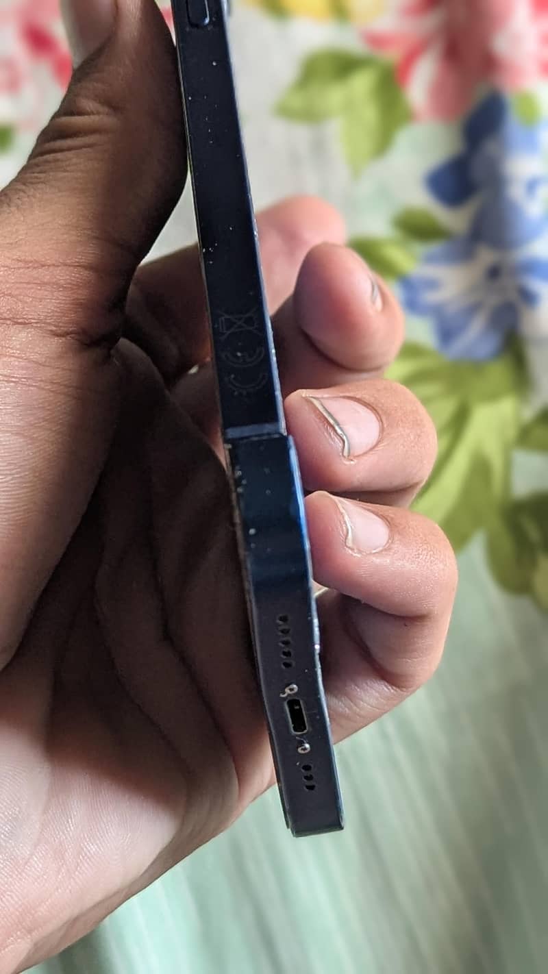 Apple iPhone 12 3