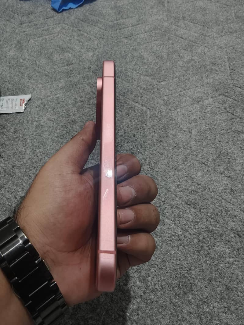 Google Pixel 9 4