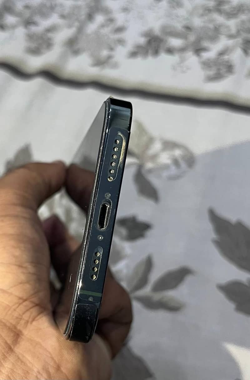 iPhone 3