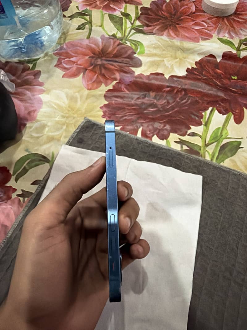 Iphone 13 mini 4