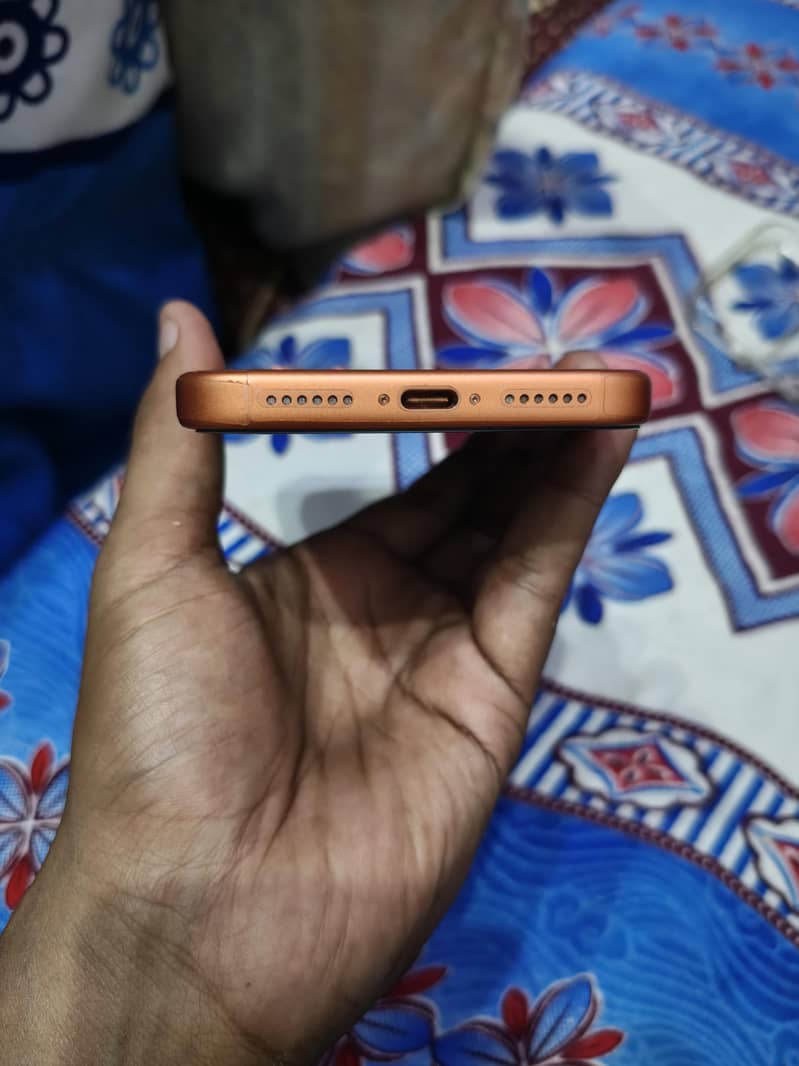 Apple iPhone 17 Pro Max 4