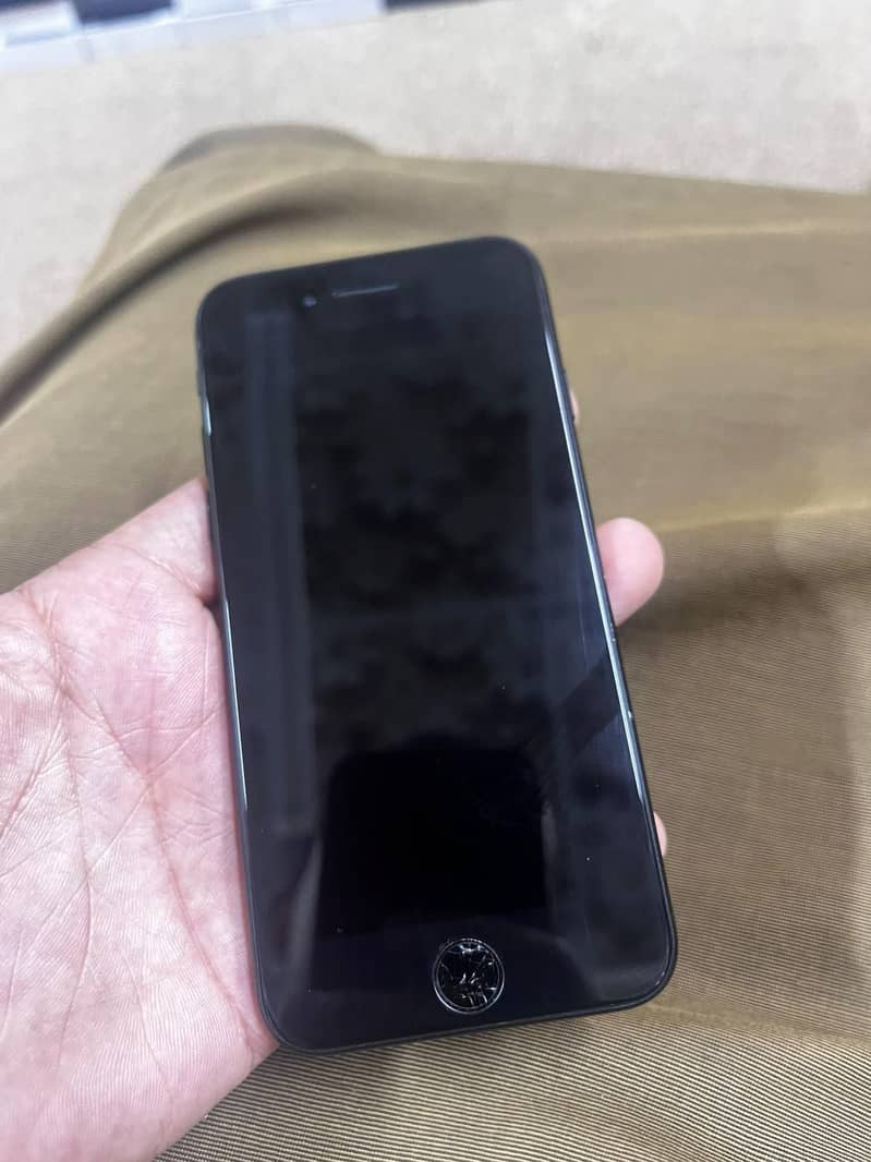 Apple iPhone SE 4