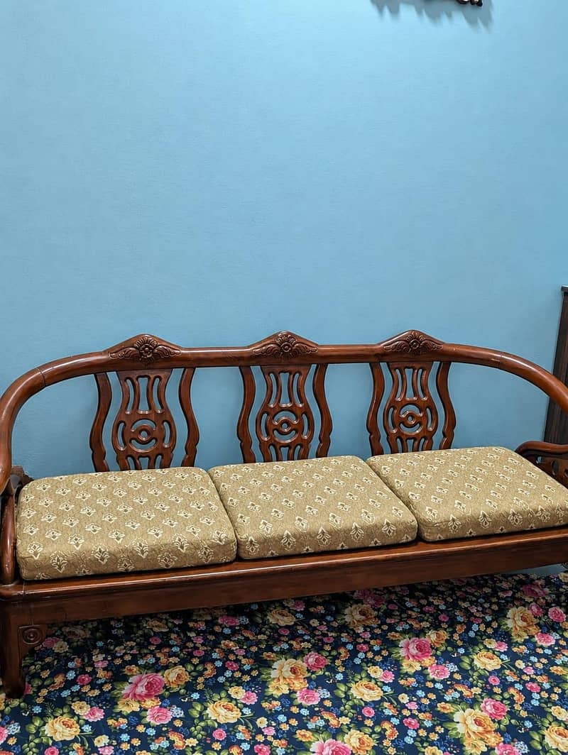 5 Seator Sofa set Available. 1