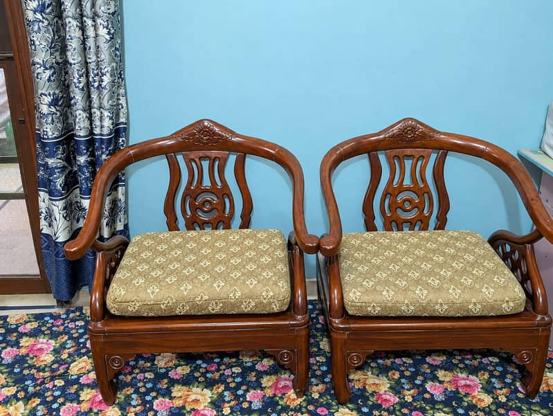 5 Seator Sofa set Available. 3