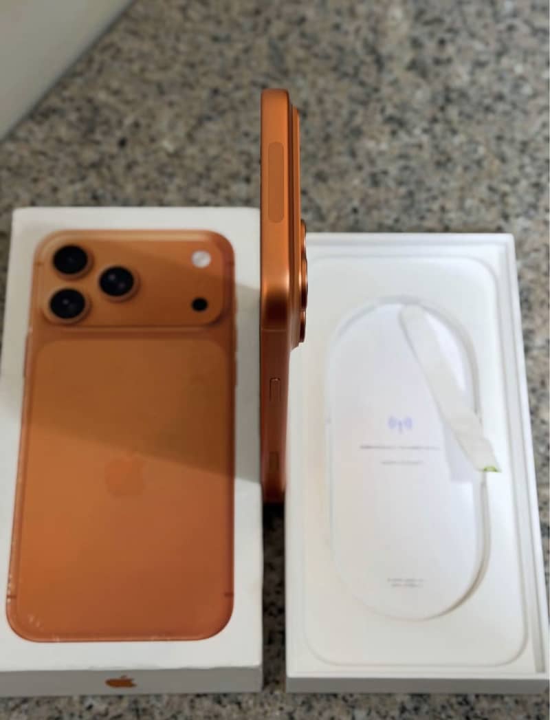 Apple iPhone 17 Pro Max 4