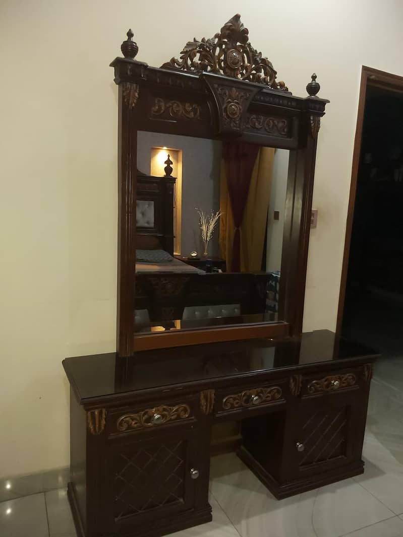 bed with mattress dressing table bedside table 3