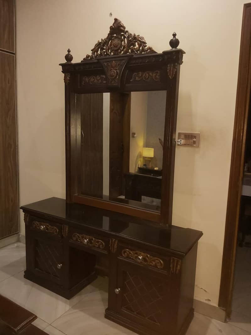 bed with mattress dressing table bedside table 4