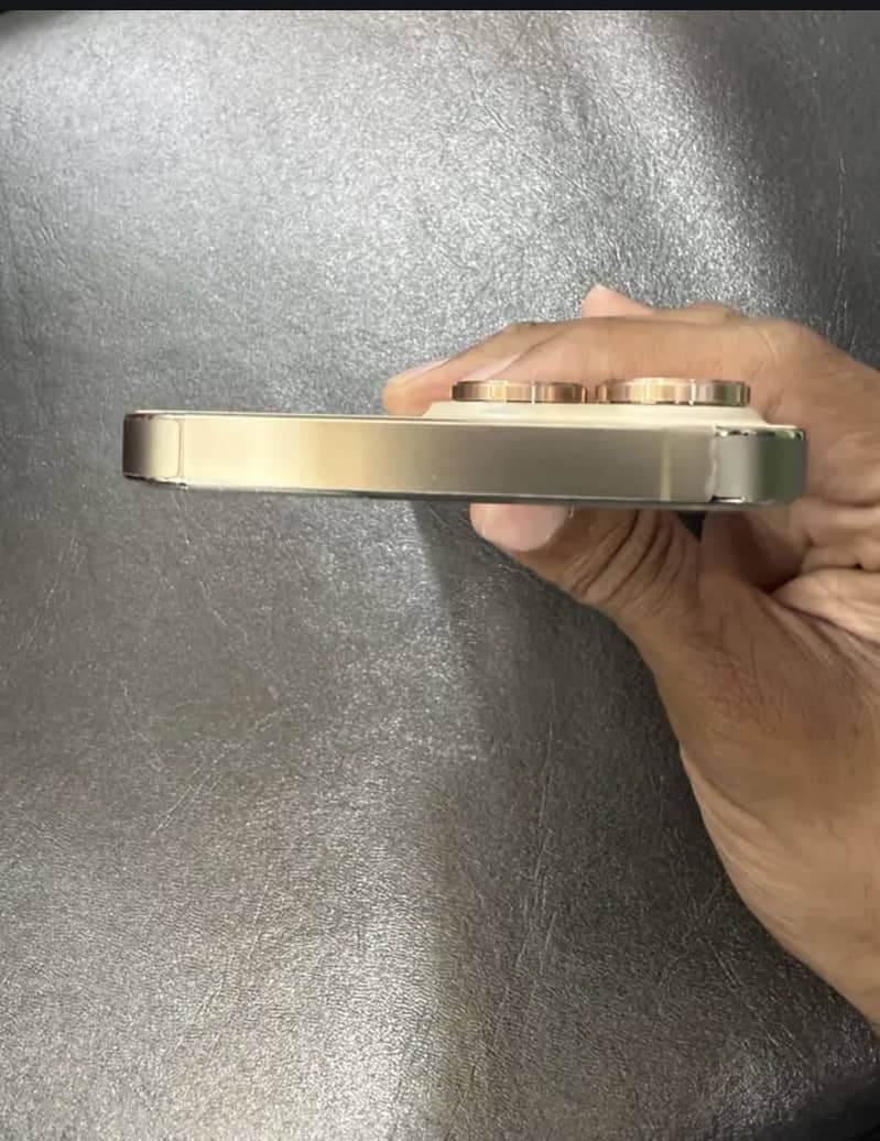 Apple iPhone 14 Pro Max 3