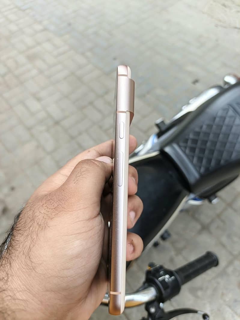 Google Pixel 8 2