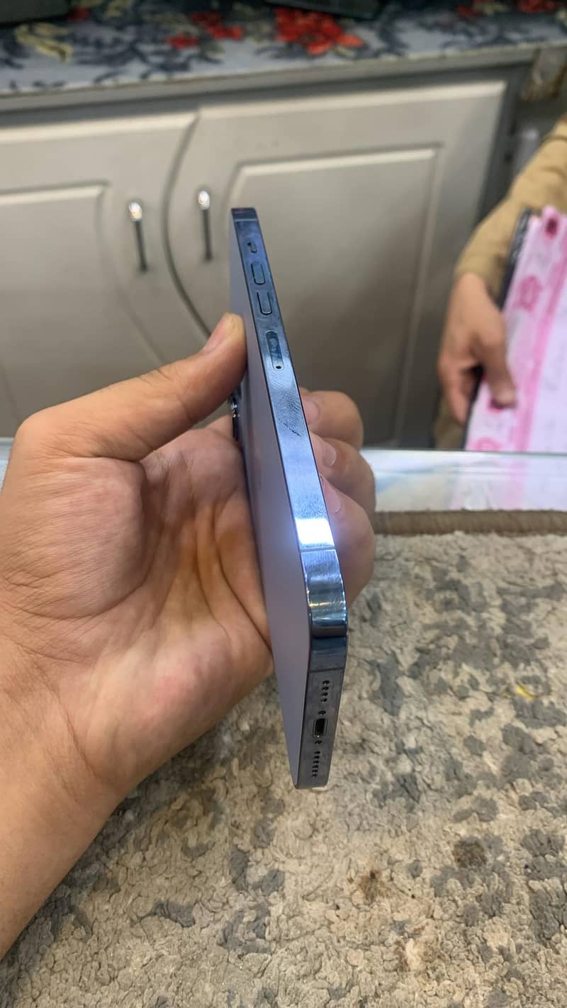Apple iPhone 13 3