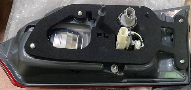 Toyota Corolla back light only 1 piece available