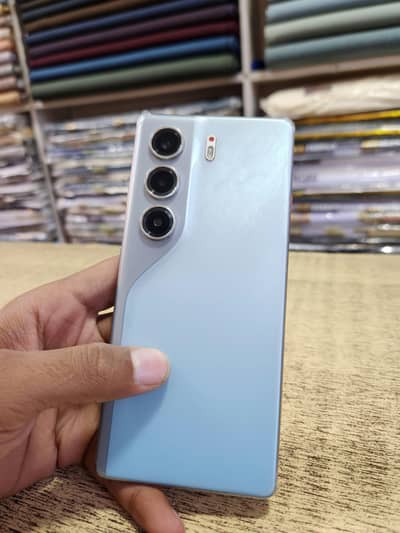 Tecno CAMON 40