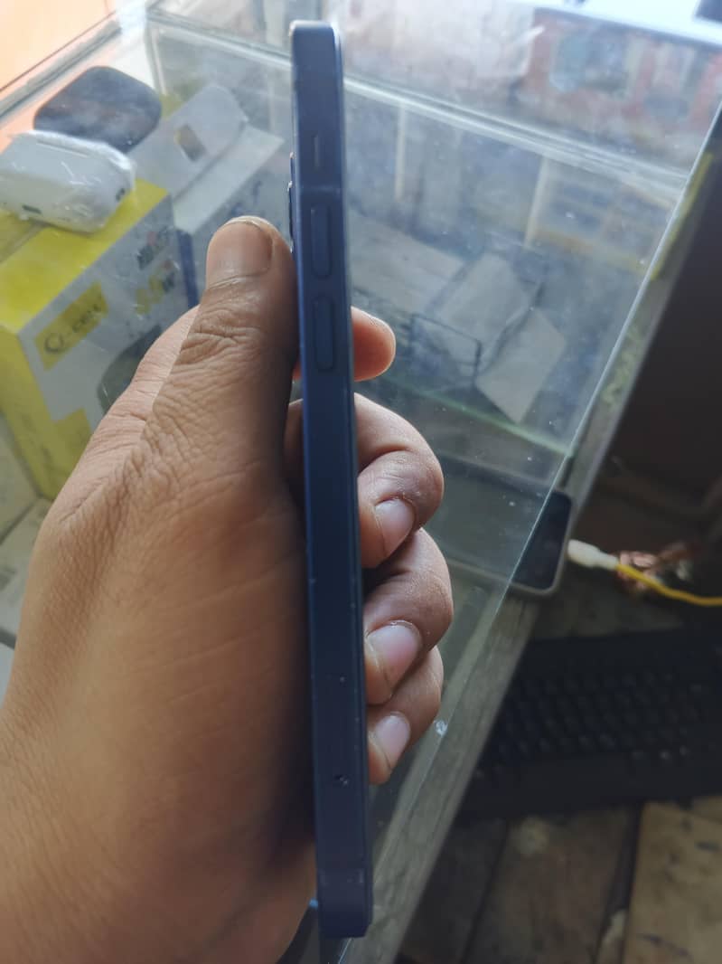 Apple iPhone 12 5