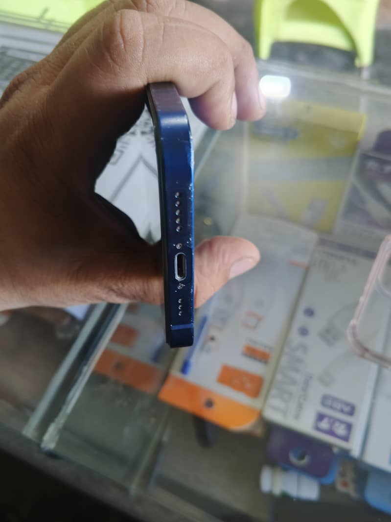 Apple iPhone 12 8