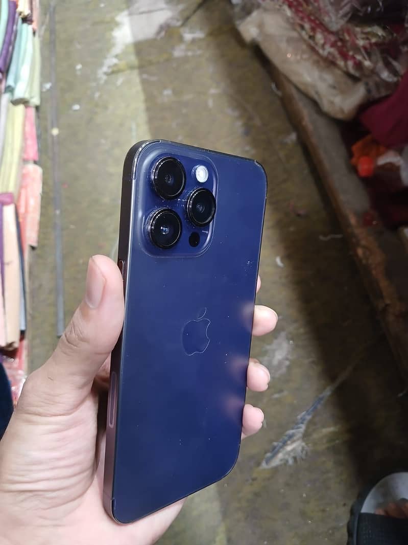 Apple iPhone 14 Pro Max 1