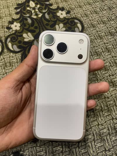 Apple iPhone 17 Pro jv