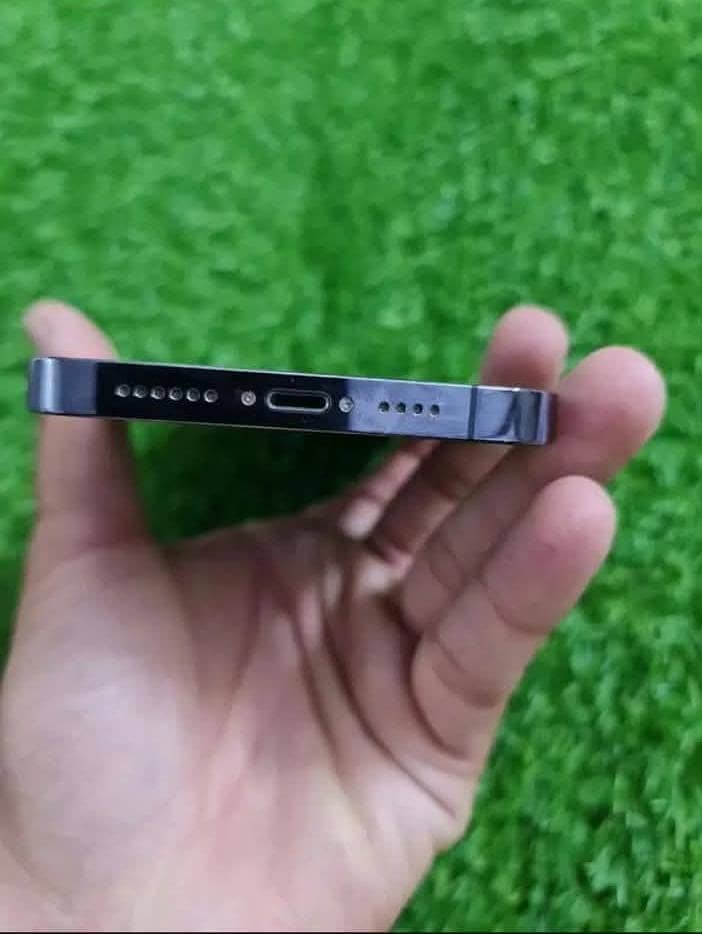 Apple iPhone 14 Pro 2