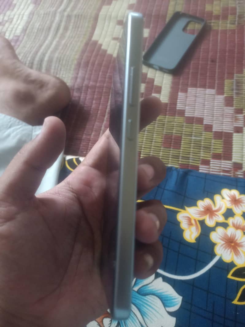 Oppo A6 pro 3