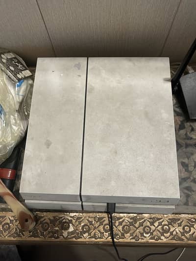 Sony PS4 fat 500gb with 2 controllers
