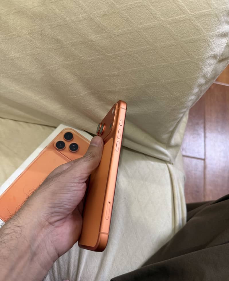 Apple iPhone 17 Pro Max 6