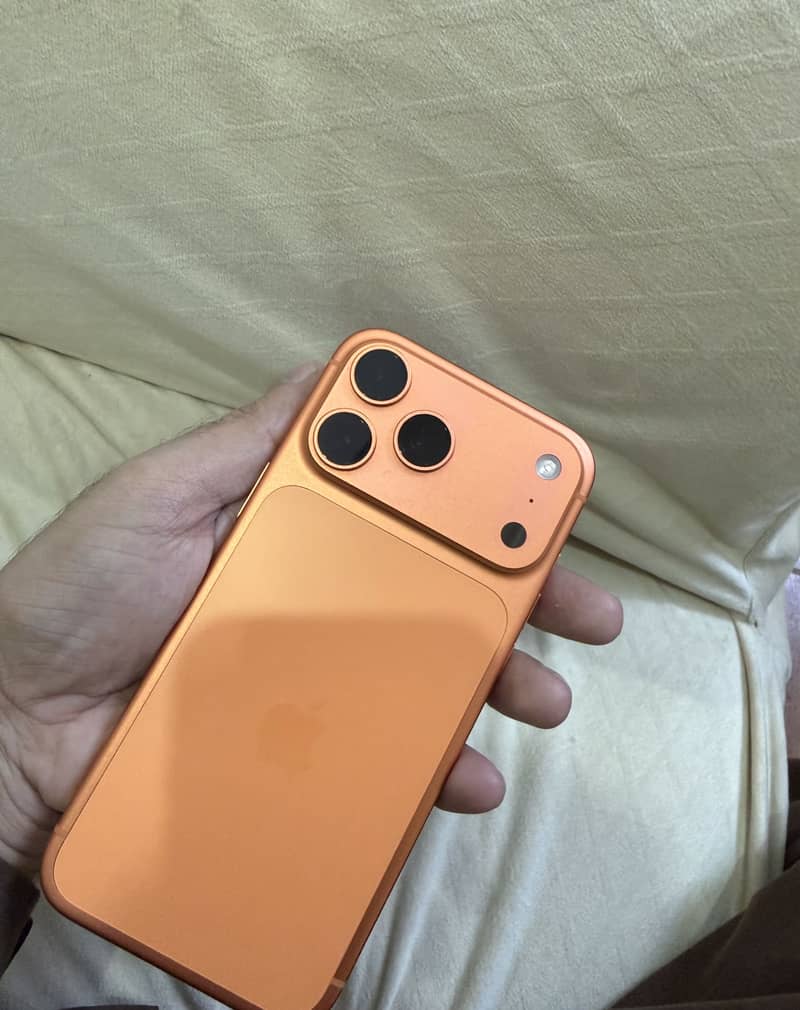 Apple iPhone 17 Pro Max 11