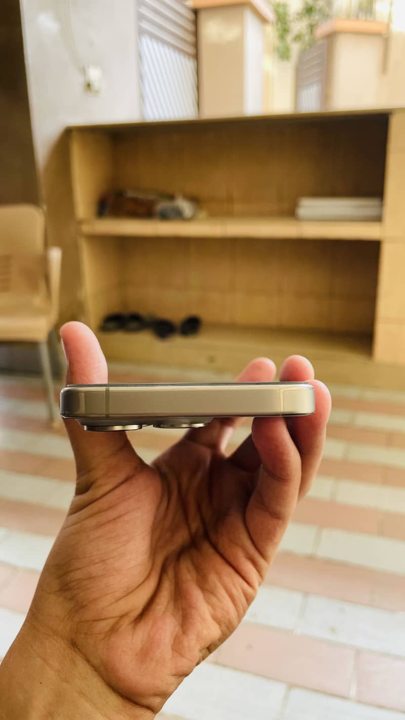 Apple iPhone 15 Pro 2