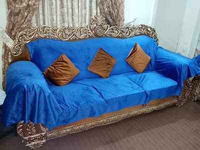 A complete sofa set
