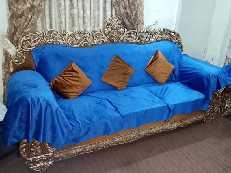 A complete sofa set 0