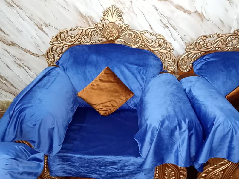 A complete sofa set 2