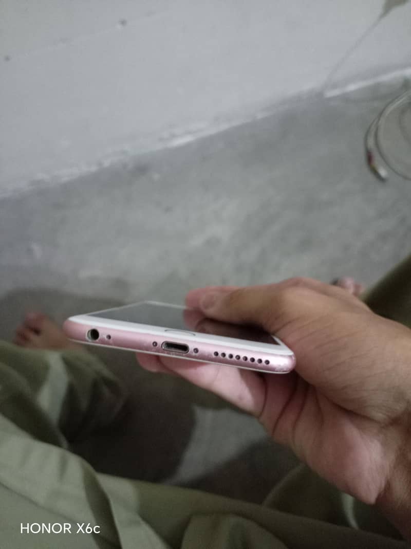 Apple iPhone 6S Plus 2