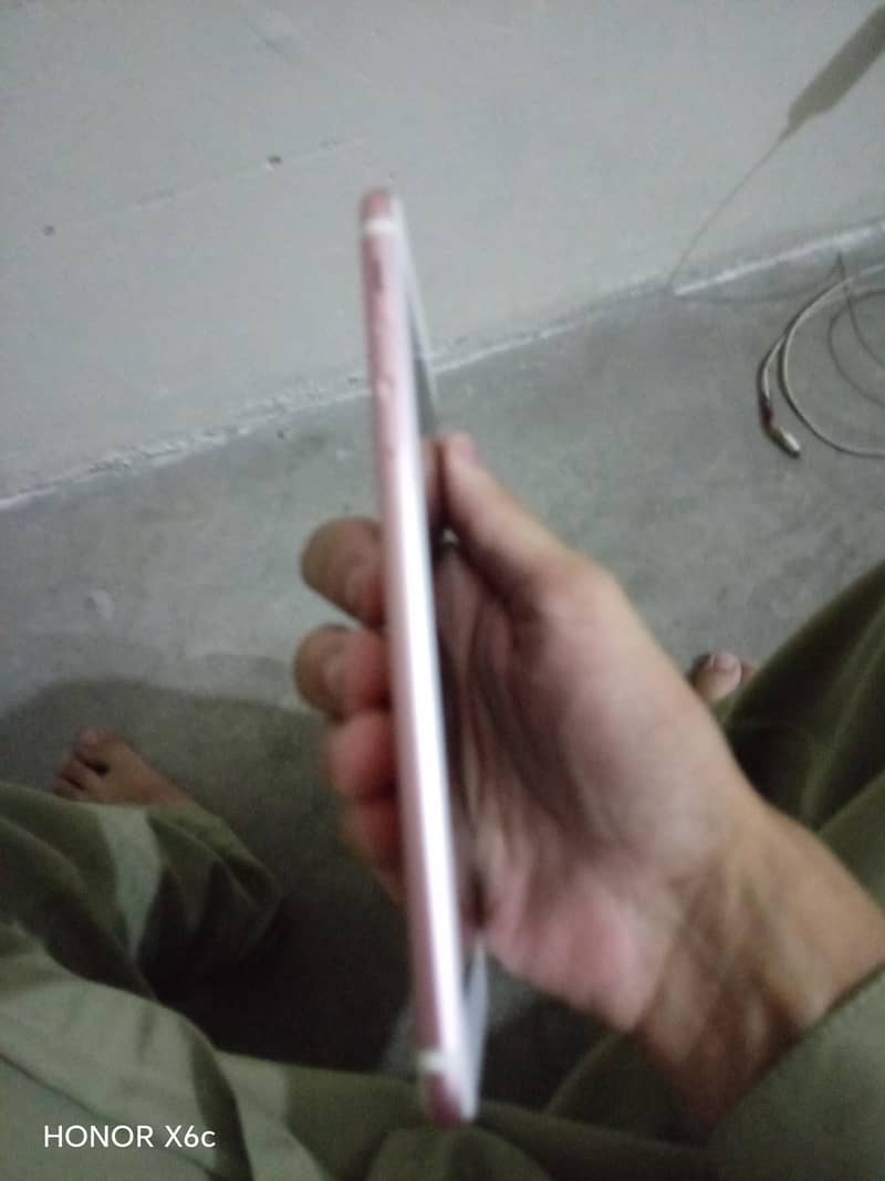 Apple iPhone 6S Plus 4