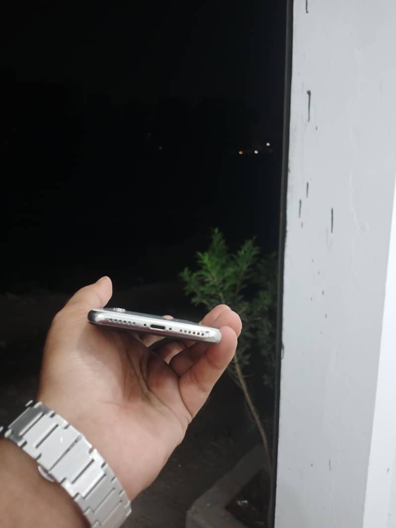 Apple iPhone X 5
