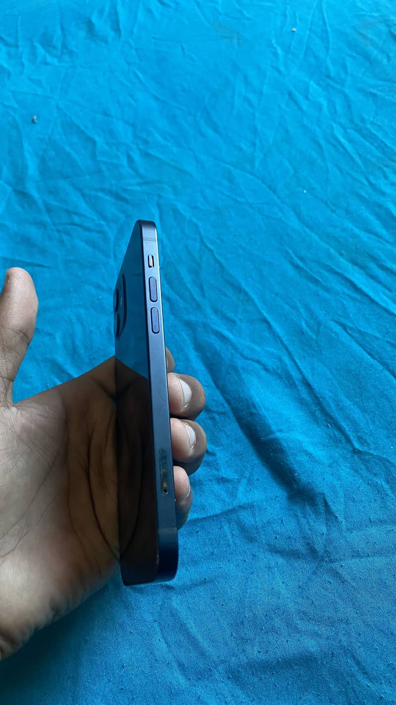 Apple iPhone 12 4