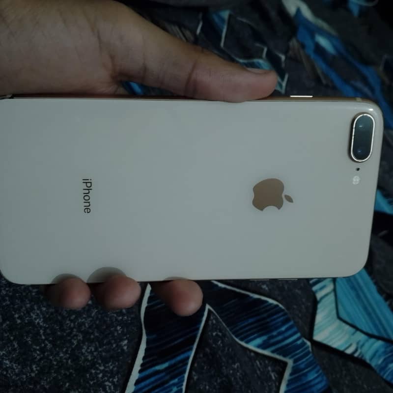 Apple iPhone 8 Plus 0