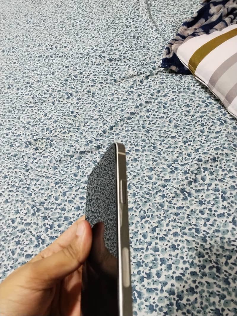 Apple iPhone 12 3