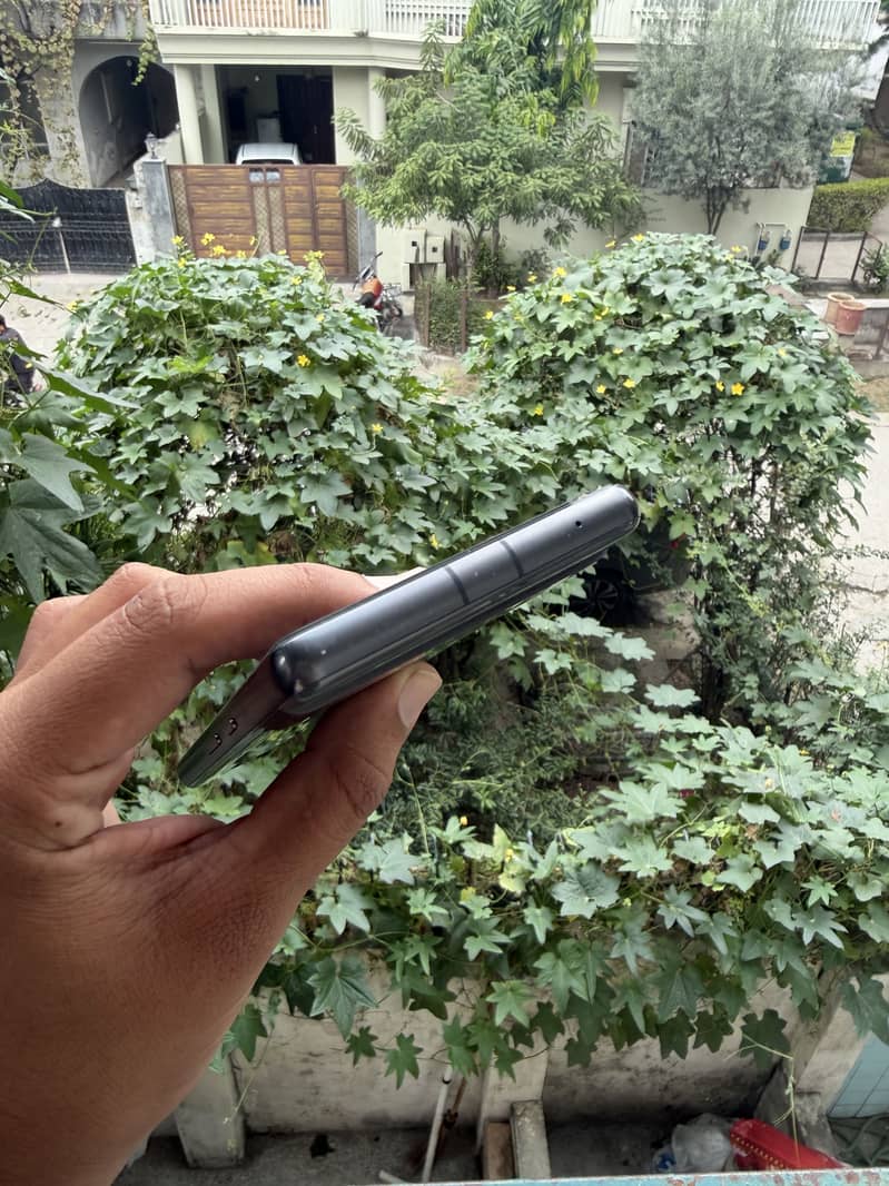 Google Pixel 7a 5
