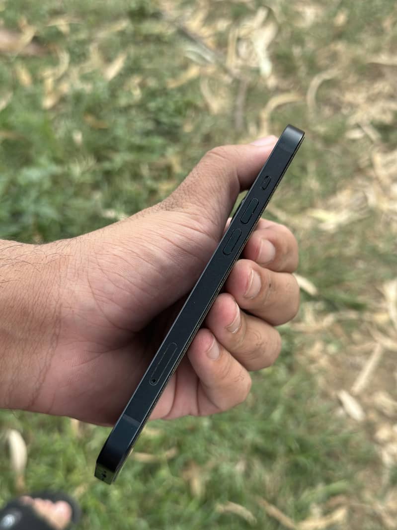 Apple iPhone 13 3