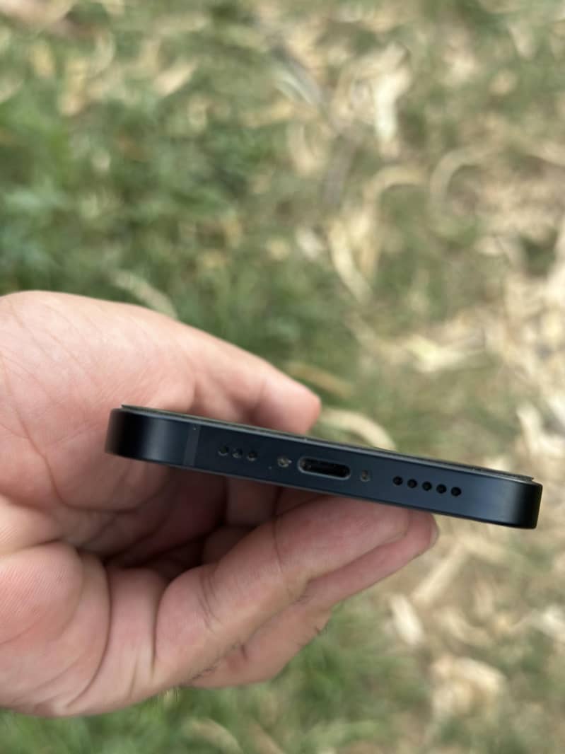 Apple iPhone 13 4