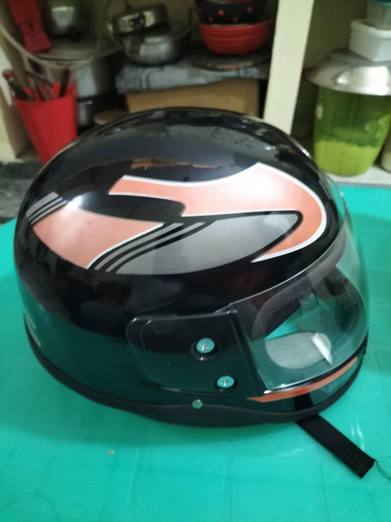 Uneed Helmet 1